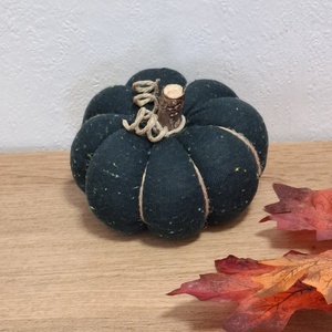 Őszi varrott tök dekoráció /9 cm/, Otthon & Életmód, Dekoráció, Halloween, Halloweeni tök, Varrás, MESKA