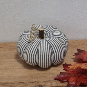 Őszi varrott tök dekoráció /11 cm/, Otthon & Életmód, Dekoráció, Halloween, Halloweeni tök, Varrás, MESKA