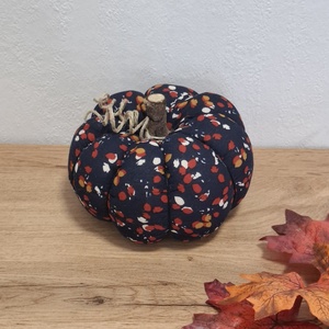 Őszi varrott tök dekoráció /12 cm/, Otthon & Életmód, Dekoráció, Halloween, Halloweeni tök, Varrás, MESKA