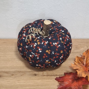 Őszi varrott tök dekoráció /16 cm/, Otthon & Életmód, Dekoráció, Halloween, Halloweeni tök, Varrás, MESKA
