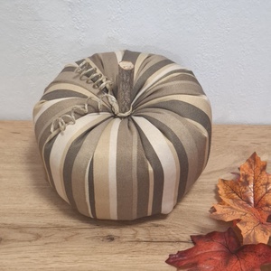 Őszi varrott tök dekoráció /16 cm/, Otthon & Életmód, Dekoráció, Halloween, Halloweeni tök, Varrás, MESKA