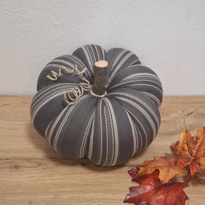 Őszi varrott tök dekoráció /19 cm/, Otthon & Életmód, Dekoráció, Halloween, Halloweeni tök, Varrás, MESKA