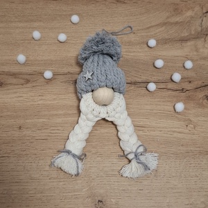 Makramé karácsonyi manó /copfos/, Karácsony, Karácsonyi lakásdekoráció, Karácsonyi manók, figurák, Csomózás, MESKA