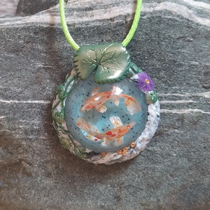 Koi medál, Aranyhal tavacska, Vízcsepp medál, Miniatűr koi ponty, Egyedi figurás ékszer - ékszer - nyaklánc - medálos nyaklánc - Meska.hu