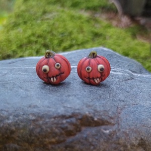 Vicces, bolondos tök formájú fülbevaló, Halloween fülbevaló, bedugós fülbevaló, őszi ékszer - ékszer - fülbevaló - pötty fülbevaló - Meska.hu