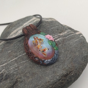 Koi medál, Koi tavacska, Vízcsepp medál, Miniatűr aranyhal, Egyedi figurás ékszer - ékszer - nyaklánc - medálos nyaklánc - Meska.hu
