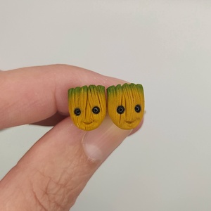 Baby Groot bedugós fülbevaló, Ékszer, Fülbevaló, Pötty fülbevaló, Gyurma, MESKA
