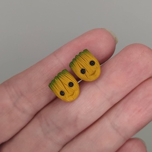 Baby Groot bedugós fülbevaló - ékszer - fülbevaló - pötty fülbevaló - Meska.hu