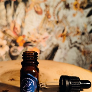 Orvosi levendula illóolaj, 100 % tisztaságú, 5 ml - szépségápolás - dezodor & parfüm - Meska.hu