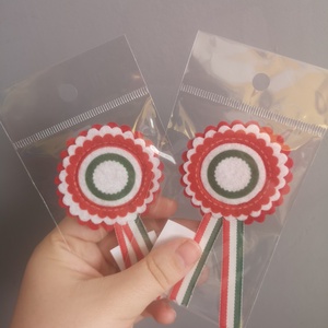Filc kokárda - ékszer - kitűző és bross - kitűző - Meska.hu