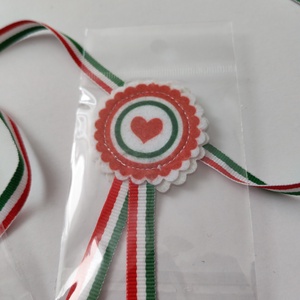 Filc kokárda - szívecskés - Meska.hu