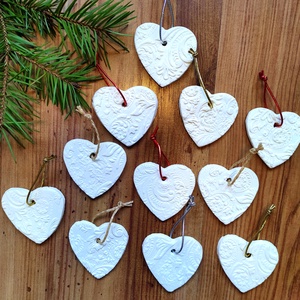 Karácsonyfa dísz szív forma (elérhető: 30db), Karácsony, Karácsonyi lakásdekoráció, Karácsonyfadíszek, Gyurma, Meska
