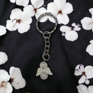 Roppantott hegyikristály angyal kulcstartó - Meska.hu