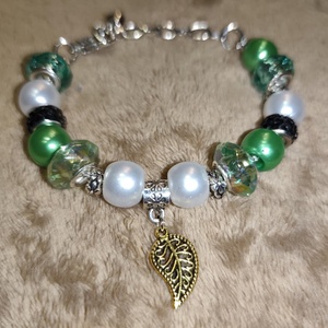 Layanna Zöldellő Természet Karkötő, Ékszer, Karkötő, Karkötő medállal, Gyöngyfűzés, gyöngyhímzés, MESKA