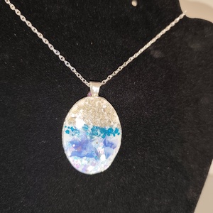 Kék virágos nyaklánc  - ékszer - nyaklánc - medálos nyaklánc - Meska.hu