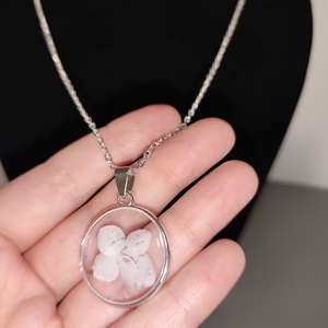 Fehér szárított virágos nyakl�nc , Ékszer, Nyaklánc, Medálos nyaklánc, Mindenmás, MESKA