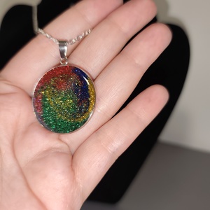 Szivárvány színű nyaklánc  - ékszer - nyaklánc - medálos nyaklánc - Meska.hu