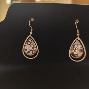 Fekete ezüst logó fülbevaló  - ékszer - fülbevaló - lógó fülbevaló - Meska.hu