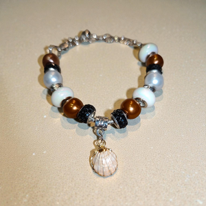 LAYANNA Föld karkötő, Ékszer, Karkötő, Karkötő medállal, Gyöngyfűzés, gyöngyhímzés, MESKA