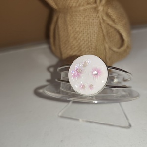 Rózsaszín virágos karperec - ékszer - karkötő - karperec - Meska.hu