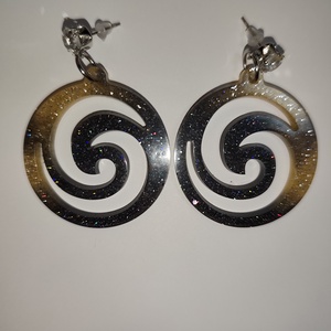 Spirál arany fekete fülbevaló  - ékszer - fülbevaló - lógó fülbevaló - Meska.hu