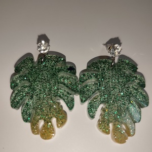 Zöld sárga falevél fülbevaló  - ékszer - fülbevaló - lógó fülbevaló - Meska.hu