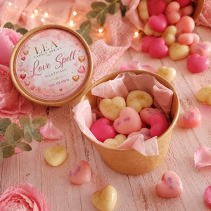 Love Spell illatviasz – édes romantika minden olvadással, Otthon & Életmód, Gyertya, illat, aroma, Illatviasz, Gyertya-, mécseskészítés, A Love Spell egy igazán nőies, gyümölcsös-virágos illat, amelyet a Victoria's Secret ikonikus Love ..., MESKA