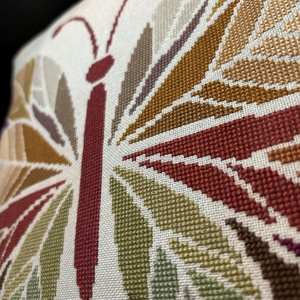 Keresztszemes hímzett pillangós díszpárna � kézműves lakásdekor - otthon & életmód - lakástextil - párna & párnahuzat - díszpárna (belsővel együtt) - Meska.hu