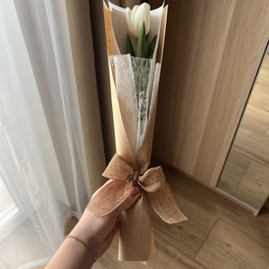 Apró kedvesség - 1 szál virág díszcsomagolásban - otthon & életmód - virágdekoráció - virágok - szálas virág - Meska.hu