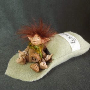 REZSŐ kobold kitűző -  - Meska.hu