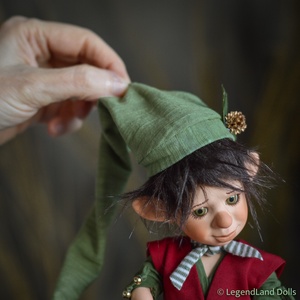 Móric karácsonyi mókamanó, nosztalgia porcelánbaba, porcelán baba -  - Meska.hu