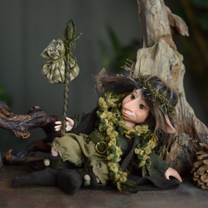 Vándor kobold: NEPOMUK - porcelán, mozgatható  - otthon & életmód - dekoráció - manók - Meska.hu