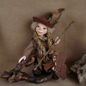 Horgász kobold: SAMSON - porcelán, mozgatható , Otthon & Életmód, Dekoráció, Manók, Baba-és bábkészítés, Szobrászat, MESKA