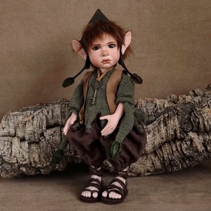 Kulcsos manócska: FLÓRIS - porcelán, mozgatható  - otthon & életmód - dekoráció - manók - Meska.hu