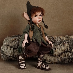 Kulcsos manócska: FLÓRIS - porcelán, mozgatható  - otthon & életmód - dekoráció - manók - Meska.hu