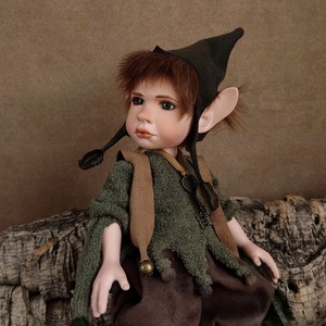 Kulcsos manócska: FLÓRIS - porcelán, mozgatható  - otthon & életmód - dekoráció - manók - Meska.hu