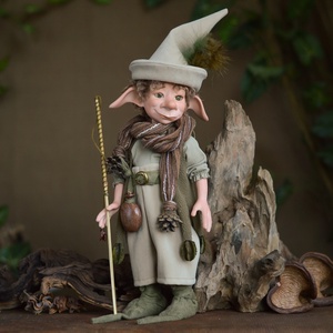 Horgász kobold: ANTON - porcelán, mozgatható , Otthon & Életmód, Dekoráció, Manók, Baba-és bábkészítés, Szobrászat, MESKA