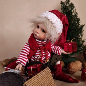 Karácsonyi manócska: TICIÁN - porcelán, mozgatható - karácsony - karácsonyi lakásdekoráció - karácsonyi manók, figurák - Meska.hu