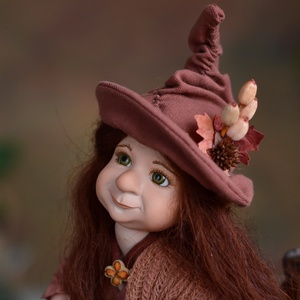 Egyedi boszorkány: BERTA - porcelán, mozgatható - otthon & életmód - dekoráció - halloween - halloweeni figurák - Meska.hu