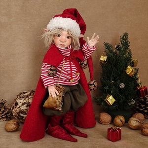 Karácsonyi manó: ÁGOSTON - porcelán, mozgatható  - Meska.hu