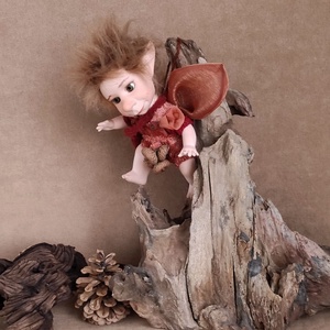 TOTÓKA akasztós - mini porcelán kobold, mozgatható - Meska.hu