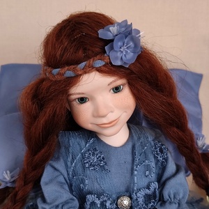 SZILFIN - kék csipkés porcelán tündér, mozgatható - otthon & életmód - dekoráció - dekoratív figurák és szobrok - Meska.hu