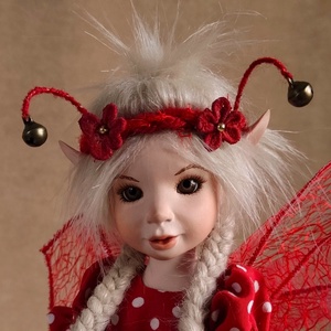 Piros pöttyös, copfos porcelán tündérke - KATINKA - otthon & életmód - dekoráció - manók - Meska.hu