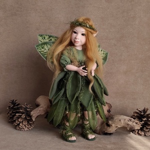 Zöld levéltündér: DOTTI - porcelán, mozgatható - Meska.hu