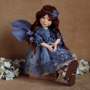 SZILFIN - kék csipkés porcelán tündér, mozgatható - otthon & életmód - dekoráció - dekoratív figurák és szobrok - Meska.hu