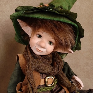 Kis vándor kobold: HAREN - porcelán, 9 ponton mozgatható - otthon & életmód - dekoráció - dekoratív figurák és szobrok - Meska.hu