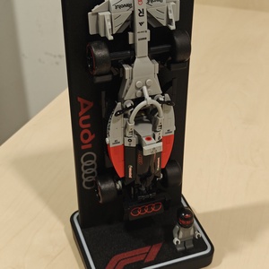 Lego  77259 Audi Revolut F1 Team R26 asztali állvány, Játék & Sport, Építőjáték, Mindenmás, MESKA