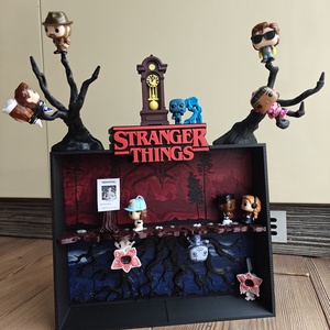 Stranger Things Kinder dioráma - otthon & életmód - dekoráció - asztal és polc dekoráció - asztaldísz - Meska.hu