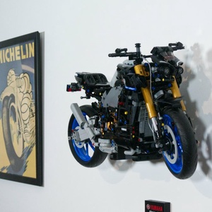 Lego 42159 Yamaha MT-10 SP fali tartó konzol - otthon & életmód - tárolás & rendszerezés - fali tároló - Meska.hu