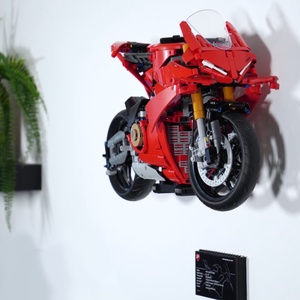 Lego 42202 Technic Ducati Panigale V4 S fali tartó konzol, Otthon & Életmód, Tárolás & Rendszerezés, Fali tároló, Mindenmás, MESKA